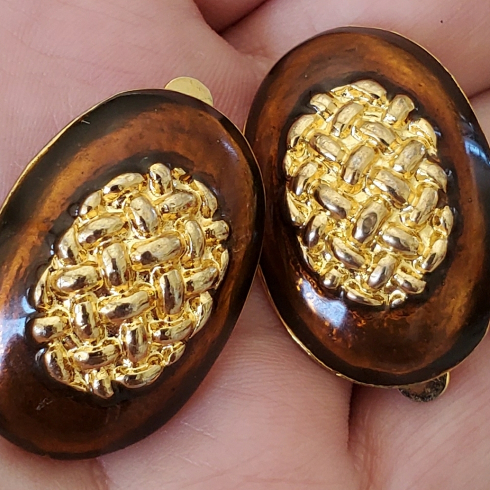Vintage Brown Tortoise And Gold Clip On Earrings